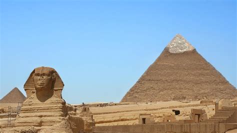 naked people on top of the great pyramid|Egypt investigating couple pictured nude on top of Khufu pyramid